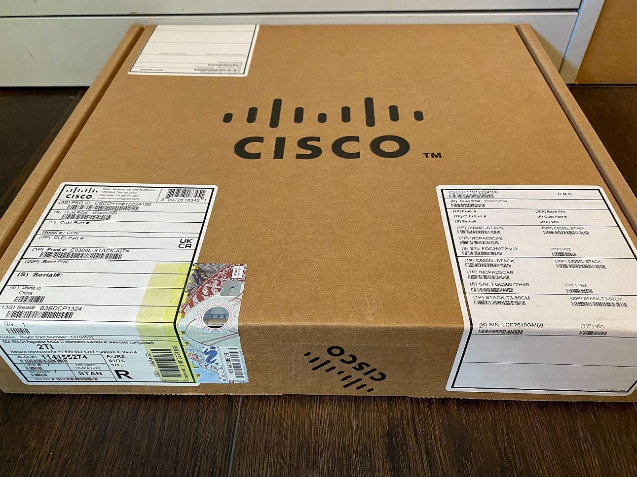 C9300L-STACK-KIT (ch)